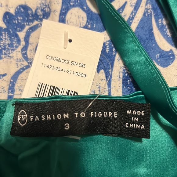 Color block satin dress - Picture 2 of 3